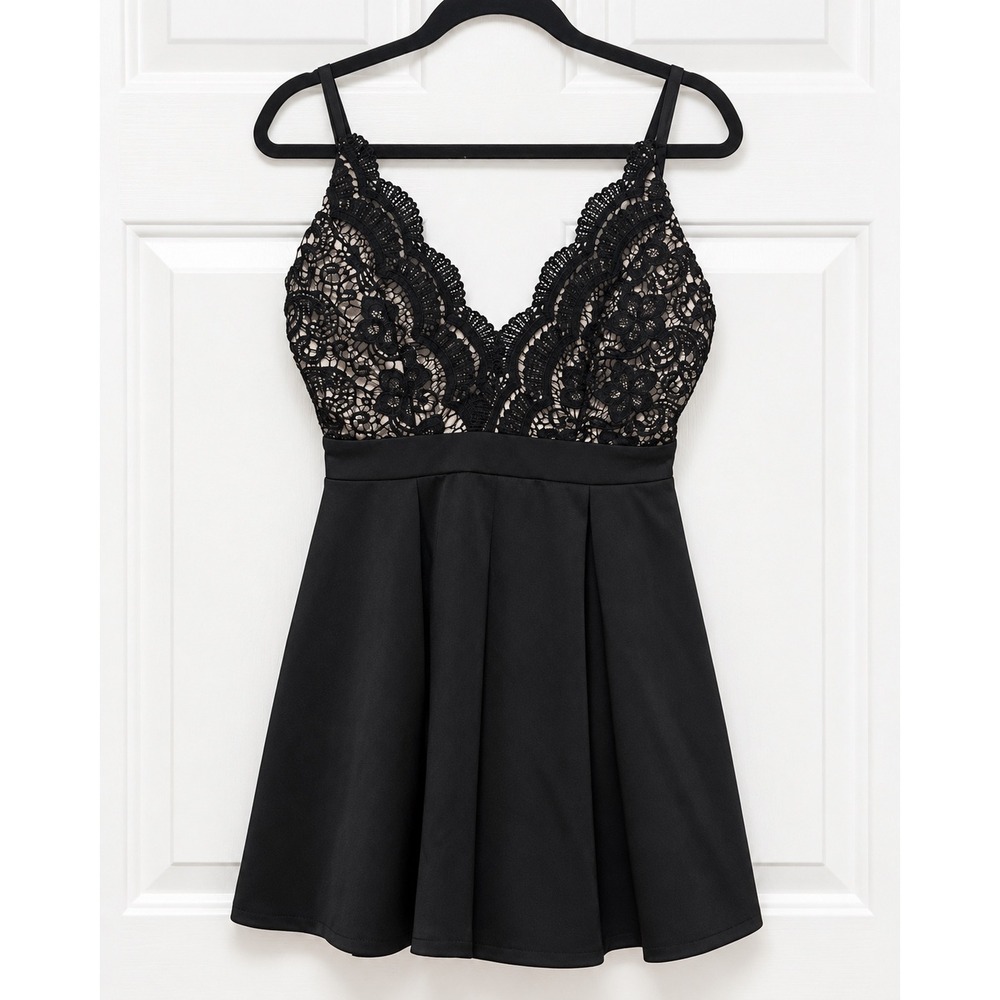 Windsor Black Lace Skater Mini Dress Womens Size Medium V-Neck Fit & Flare Party